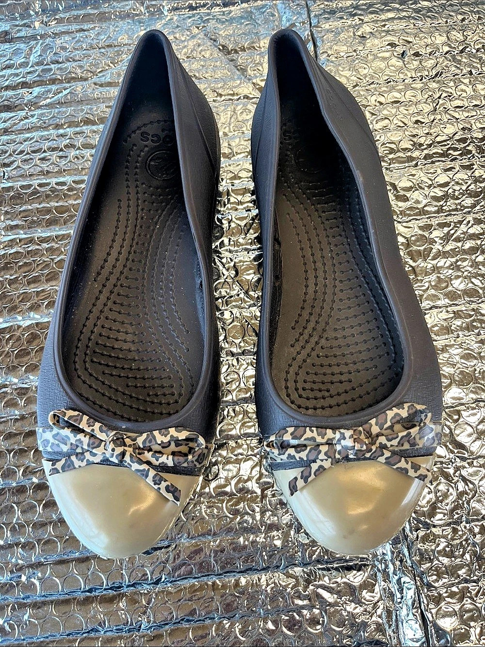 Crocs Kadee Leopard Bow Flat Gray & White Flats